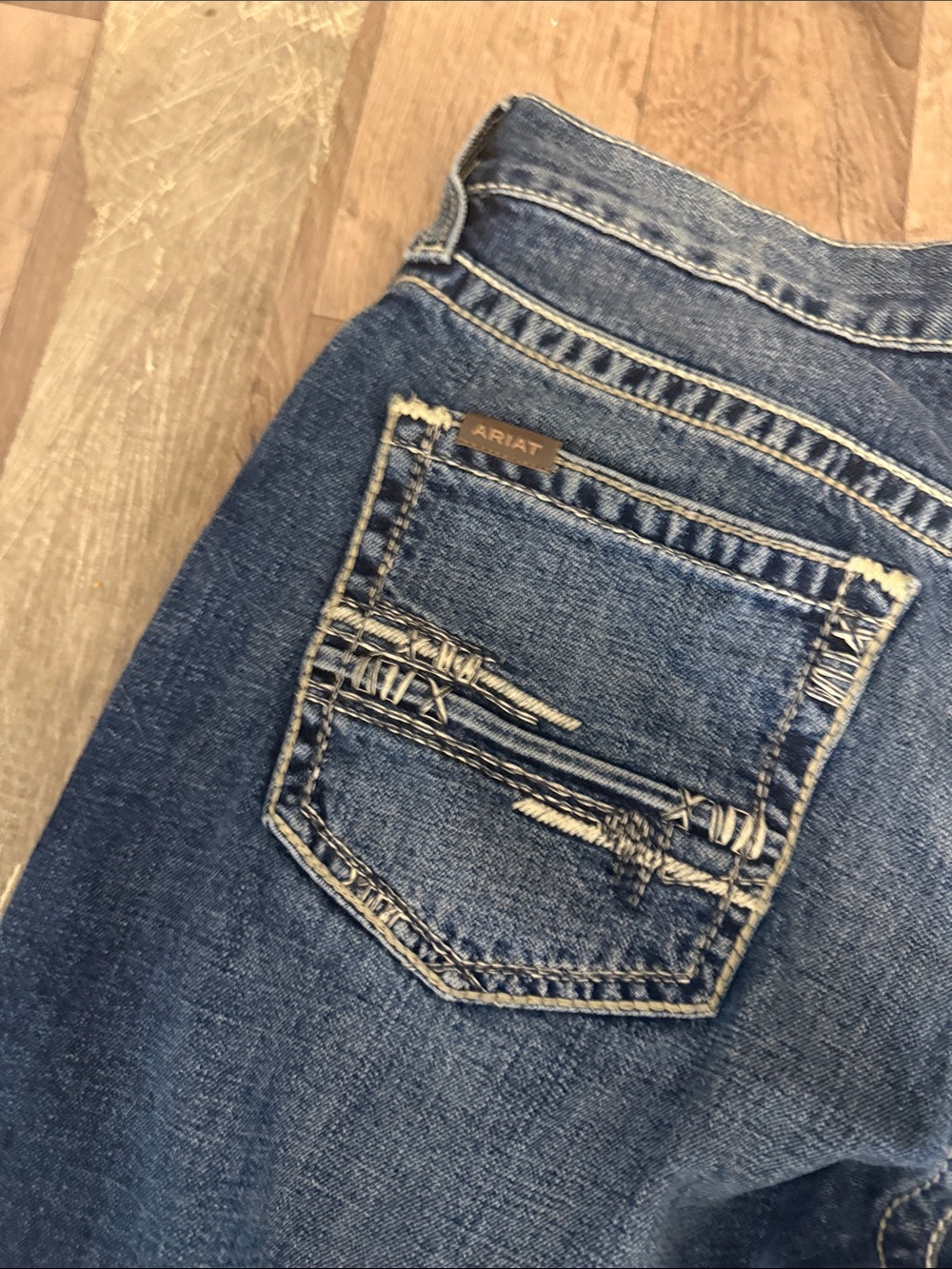 Ariat Men's Relaxed Bootcut Denim Jeans in Dark Blue Wash - Picture 12 of 16